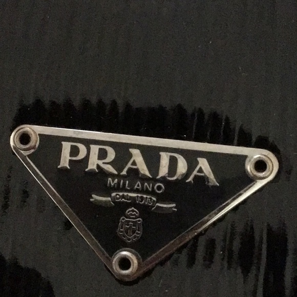 🕴PRADA Glossy leather sachet bag 💯 Unisex messenger crossbody - Picture 3 of 3